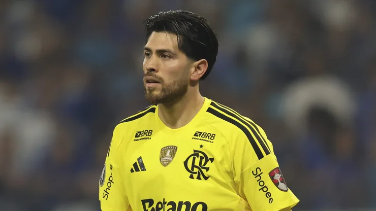 Rossi goleiro do Flamengo durante partida contra o Cruzeiro no estadio Mineirao pelo campeonato Copa Libertadores 2026.