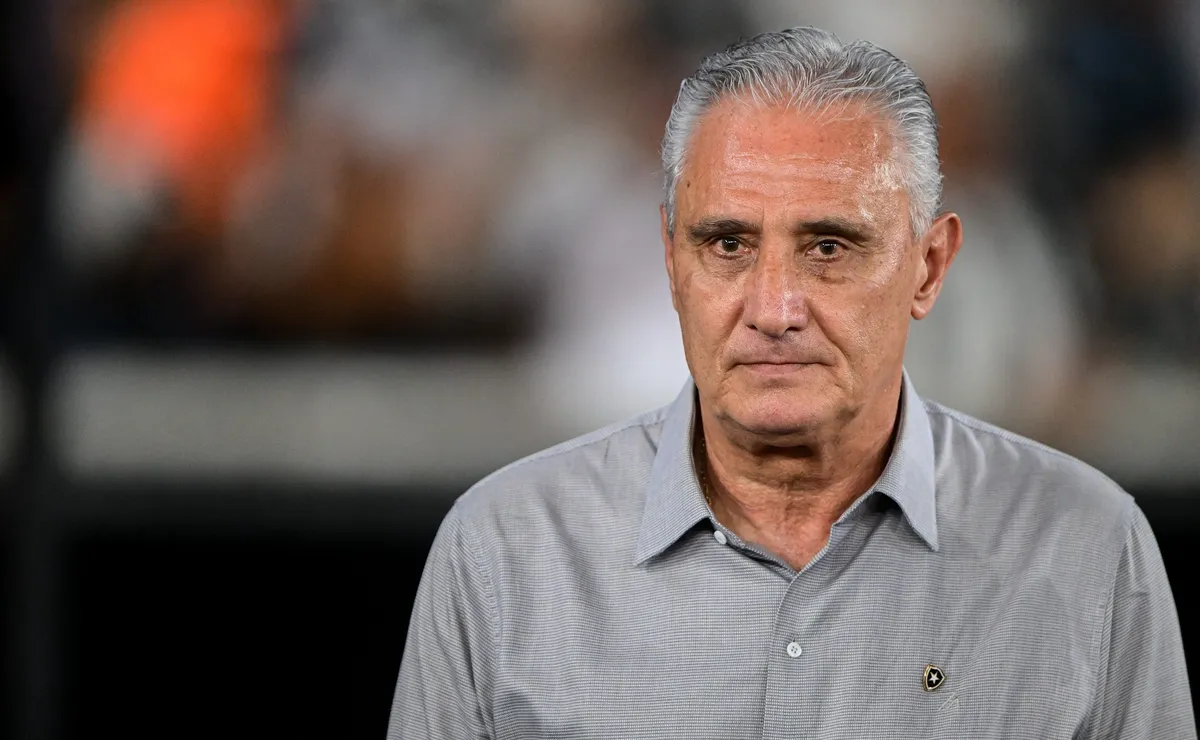 Arthur Cabral e Tiquinho Soares brigam pela vaga de referência no ataque do Botafogo de Tite