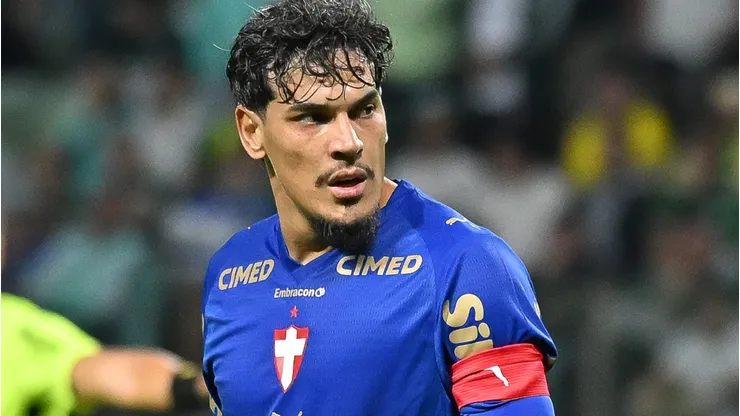 Gustavo Gómez está fora do próximo duelo no Brasileirão, assim como o lateral Giay - Foto: Jota Erre/AGIF