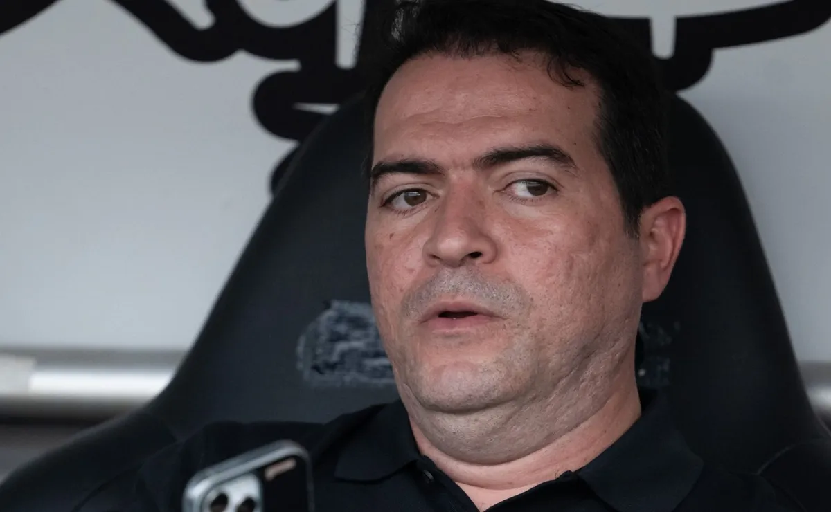 Como Marcelo Paz está estruturando o trabalho de Seedorf após escolha que dividiu o Corinthians