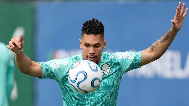 Paulinho, da SE Palmeiras, durante treinamento, na Academia de Futebol. (Foto: Cesar Greco/Palmeiras/by Canon)