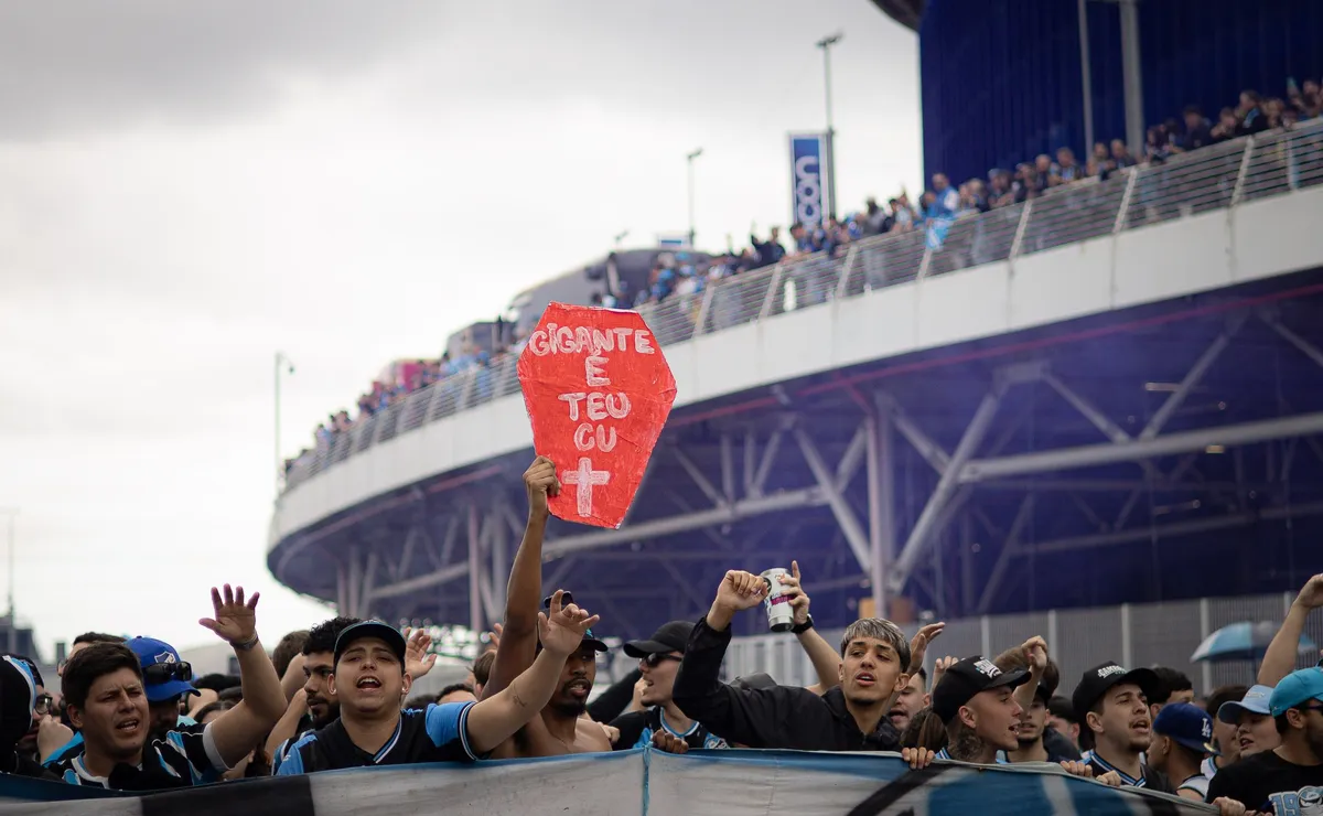 Grêmio atua para identificar torcedor em suposto ato de racismo no Gre-Nal 455 e abre processo ético