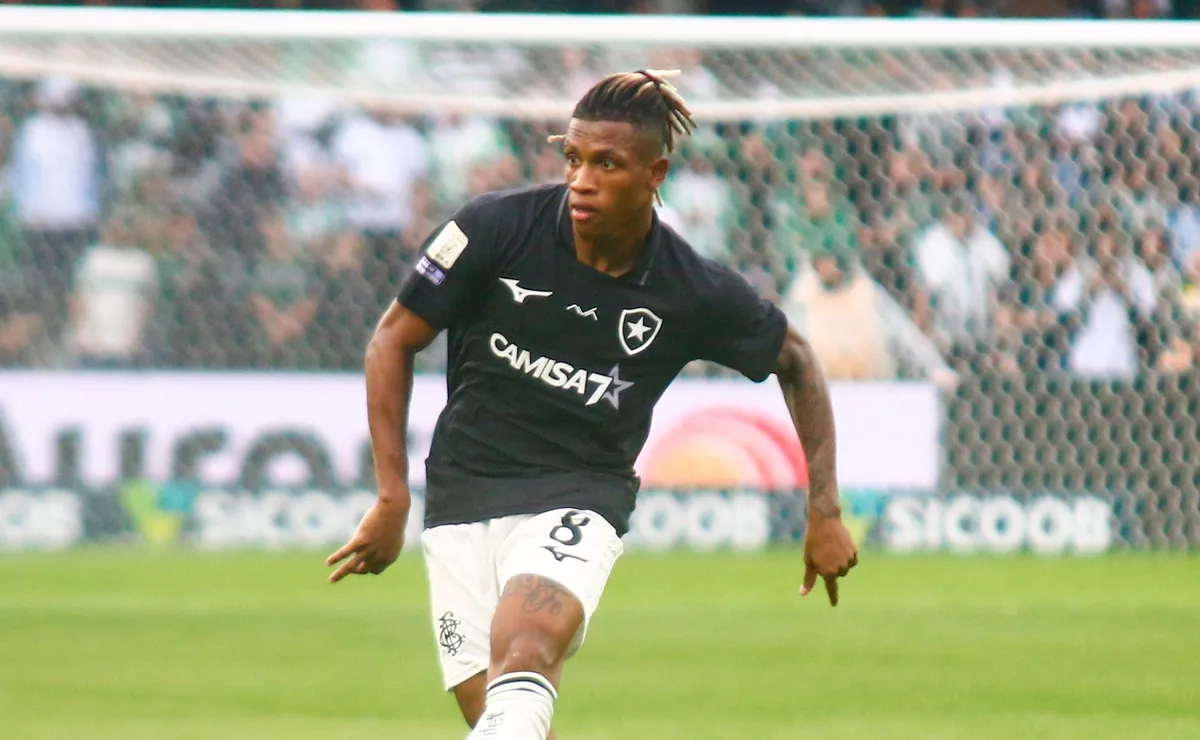 Coritiba abre o placar, mas Botafogo reage com Danilo e garante empate no Brasileirão