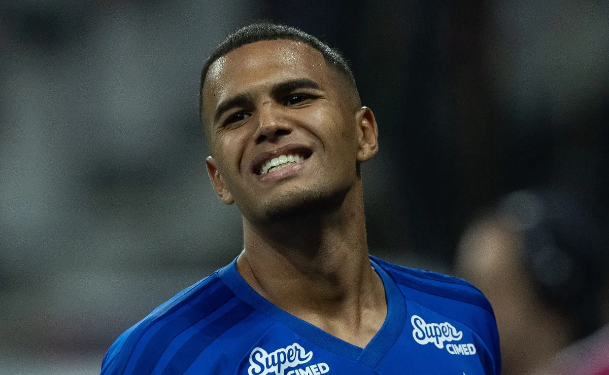 Opinião: João Costa perder espaço no Cruzeiro é reflexo do mal planejamento do Clube em 2026
