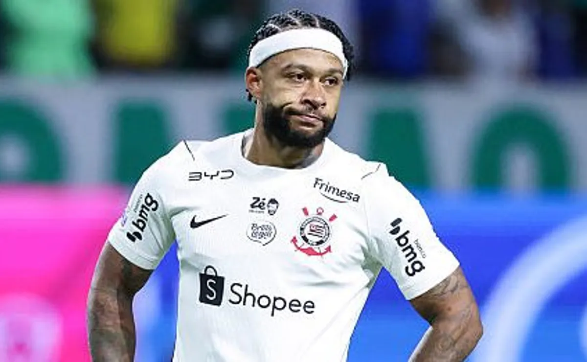 Palmeiras goleia o Corinthians e usa Memphis Depay como trilha sonora do deboche