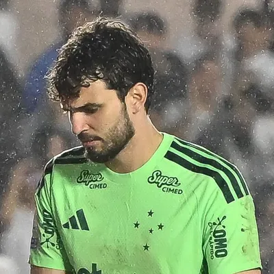 Cruzeiro toma 3 gols em 30 minutos para o Bragantino