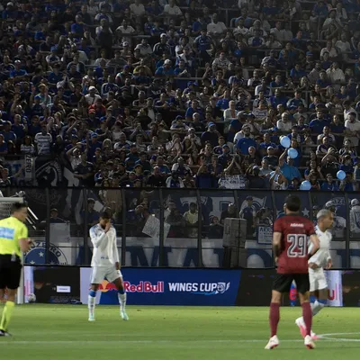 Cruzeiro perde para Bragantino em noite para se esquecer da defesa