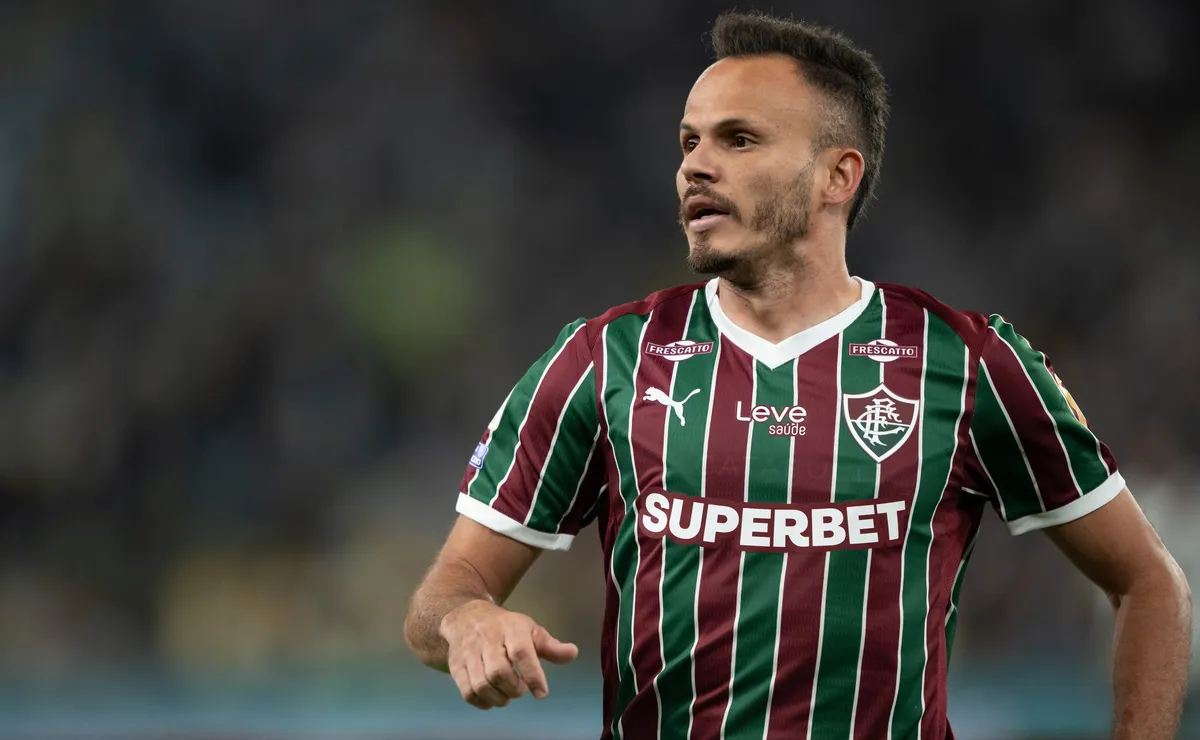 Renê treina e deve retornar ao Fluminense no duelo contra o Palmeiras pela Libertadores