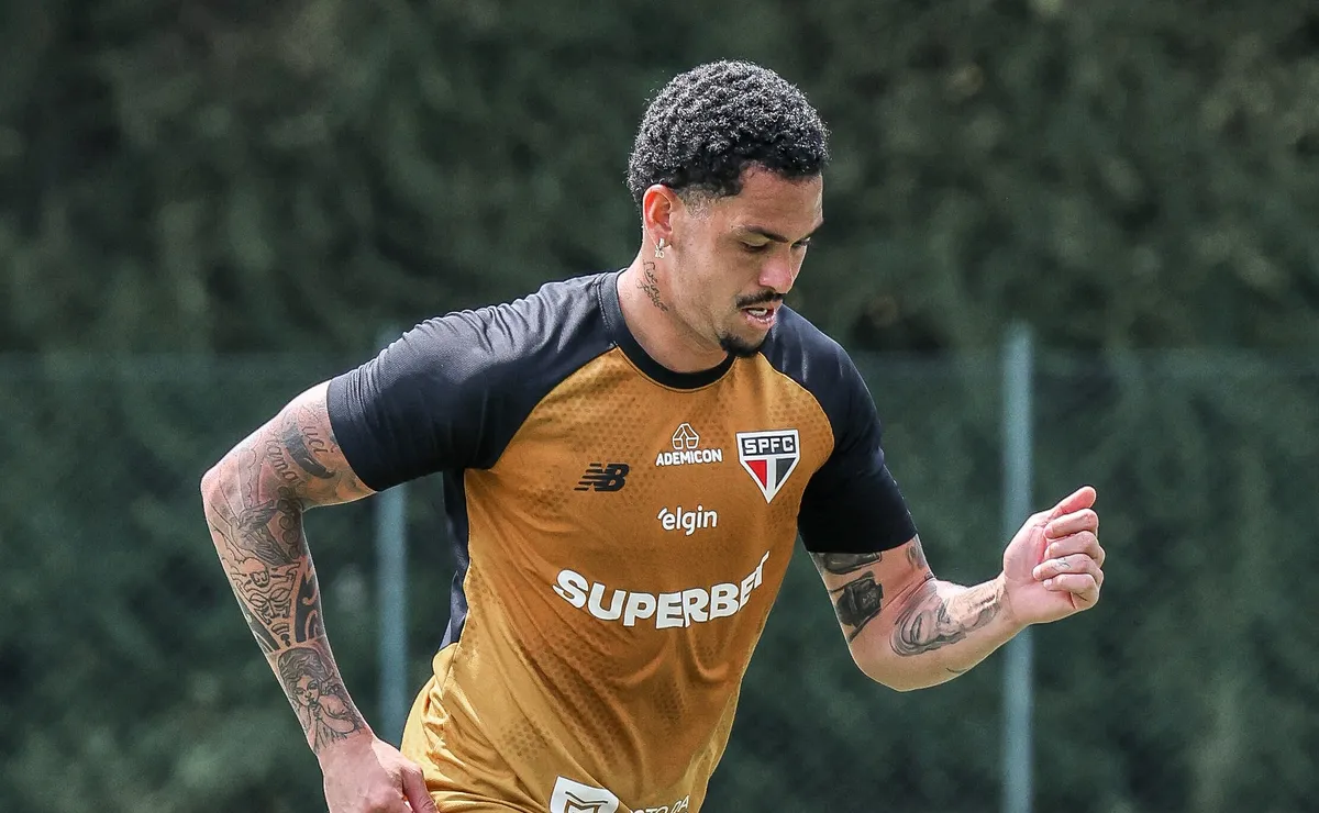 Luciano trabalha para voltar contra o Vasco, mas segue como dúvida no São Paulo