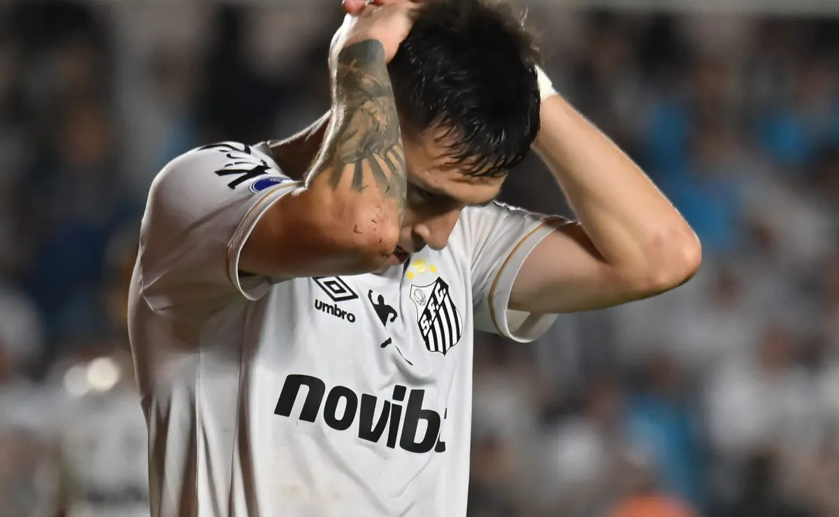 Opinião: Santos precisa rever o papel de Escobar no elenco e buscar alternativas para 2027