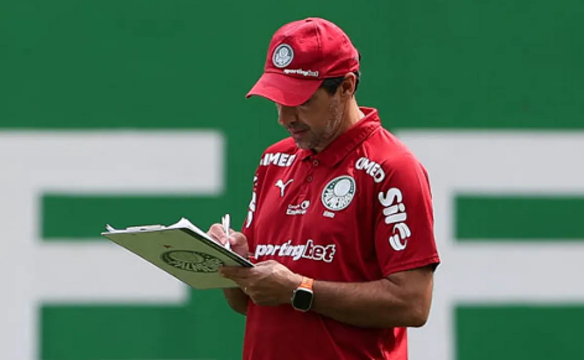 Números do Derby mostram caminhos para Abel potencializar estratégia na Libertadores