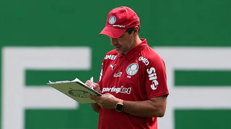 Abel comanda treino na Academia de Futebol e pode levar lições importantes do Derby para a semifinal da Libertadores - Foto: Cesar Greco/Palmeiras/by Canon
