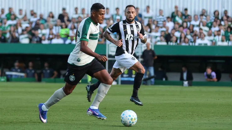 Pedro Rocha jogador do Coritiba durante partida contra o Atlético-MG. Foto: Robson Mafra/AGIF