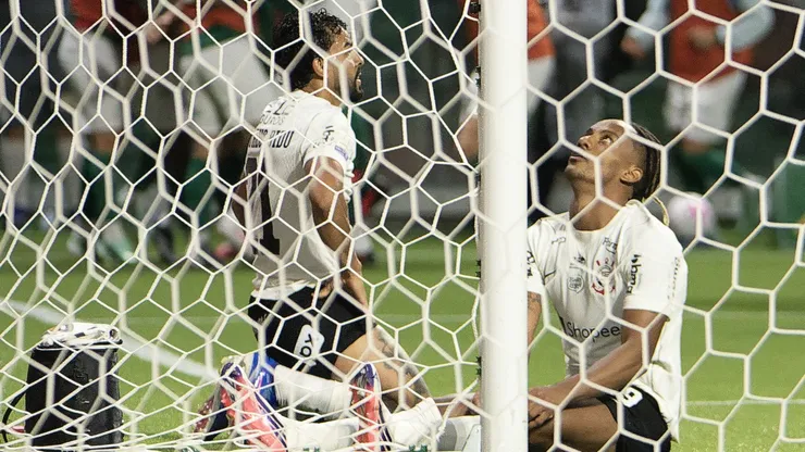 Corinthians tem mais sorte do que juízo - Foto: Anderson Romão/AGIF