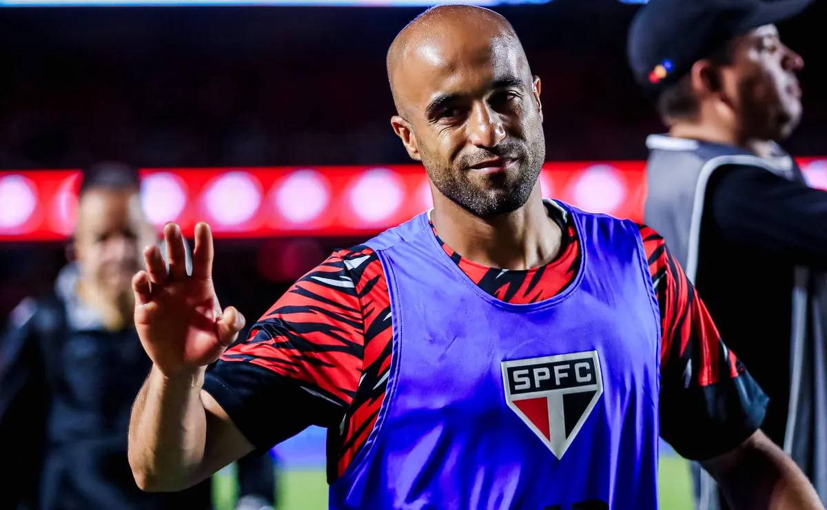 Lucas Moura prioriza permanência no São Paulo e aguarda definição sobre renovação