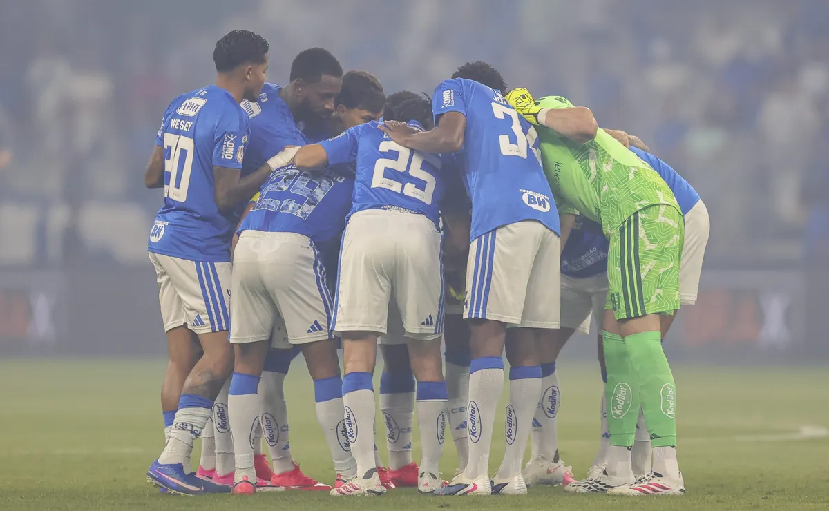 Cruzeiro se pronuncia após protesto da torcida contra jogadores depois da derrota para o Bragantino