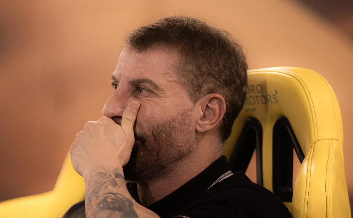 Vasco no Maracanã: Pedrinho critica Flamengo e Fluminense por veto ao estádio na Sul-Americana