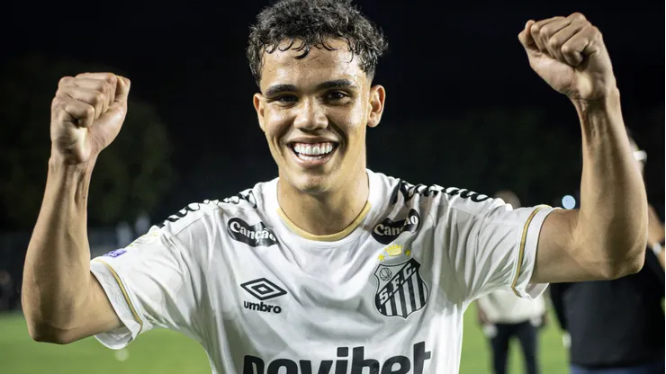 Volante tem apenas 21 anos - Foto: Reinaldo Campos/Santos FC.
