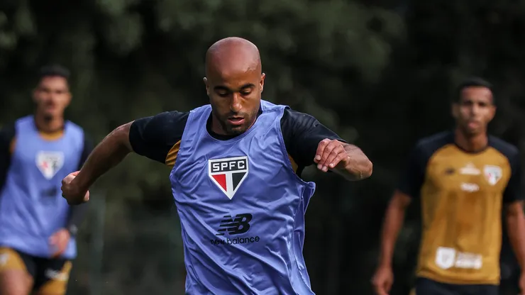 Meia treinando no CT da Barra Funda - Foto: Erico Leonan / São Paulo FC