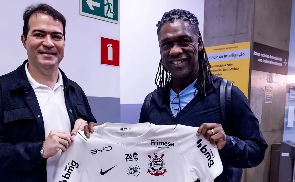 Seedorf descarta participação de Memphis Depay em chegada ao Corinthians: “Ele não tem relação”