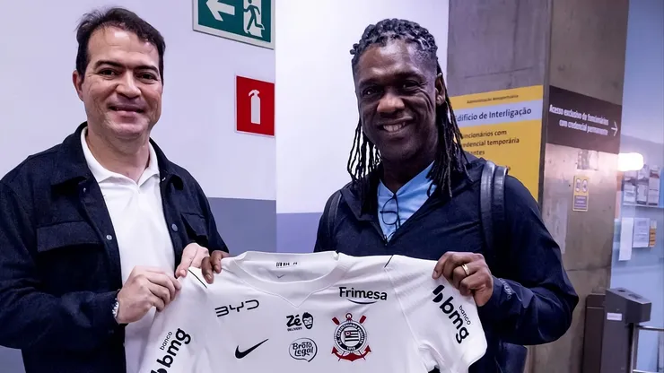 Seedorf foi apresentado como novo técnico do Timão.