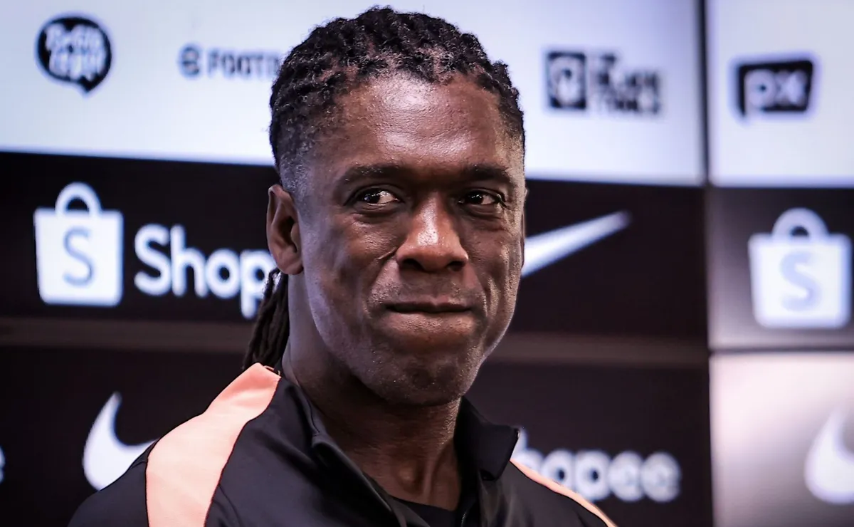 Seedorf promete proteger elenco do Corinthians e vê grupo como “leão ferido”