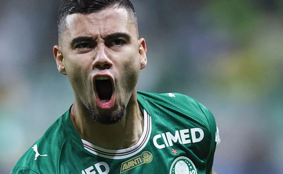 Andreas Pereira muda estratégia do Palmeiras após desfalque de Vitor Roque na Libertadores