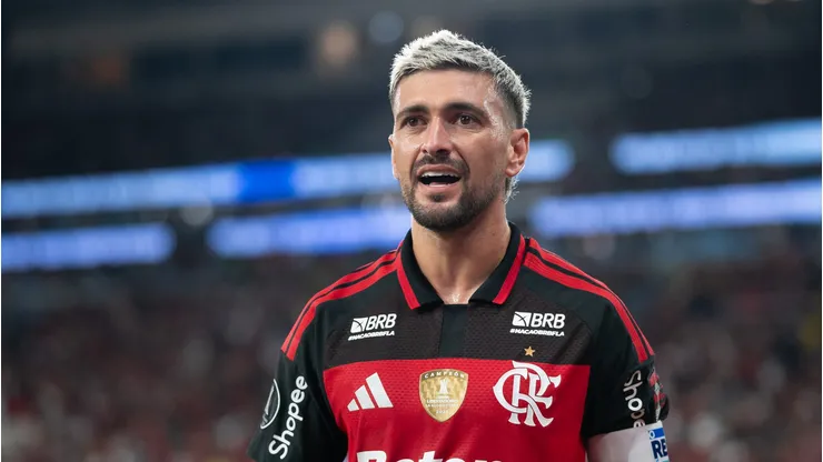 Arrascaeta jogador do Flamengo comemora seu gol durante partida contra o Independiente del Valle no estadio Maracana pelo campeonato Copa Libertadores 2026.