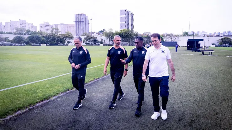 Seedorf deve contar com panorama de William Batista sobre jovens- Foto: Rodrigo Coca/Agência Corinthians