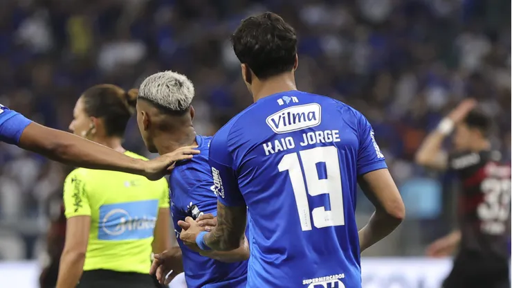 Matheus Pereira e Kaio Jorge, jogadores do Cruzeiro - Foto: Gilson Lobo/AGIF