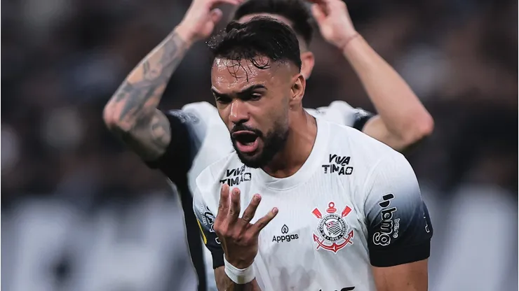 Raniele vai precisar passar por cirurgia no Corinthians.