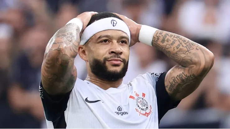 Memphis Depay pode virar reserva no Corinthians.