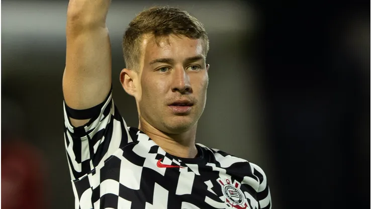 Charles é opção no Corinthians.