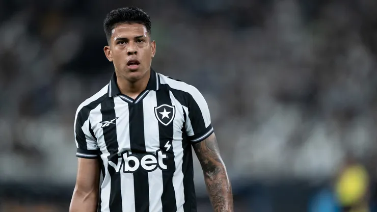 Matheus Martins ganhou espaço no Botafogo de Tite. Foto: Jorge Rodrigues/AGIF