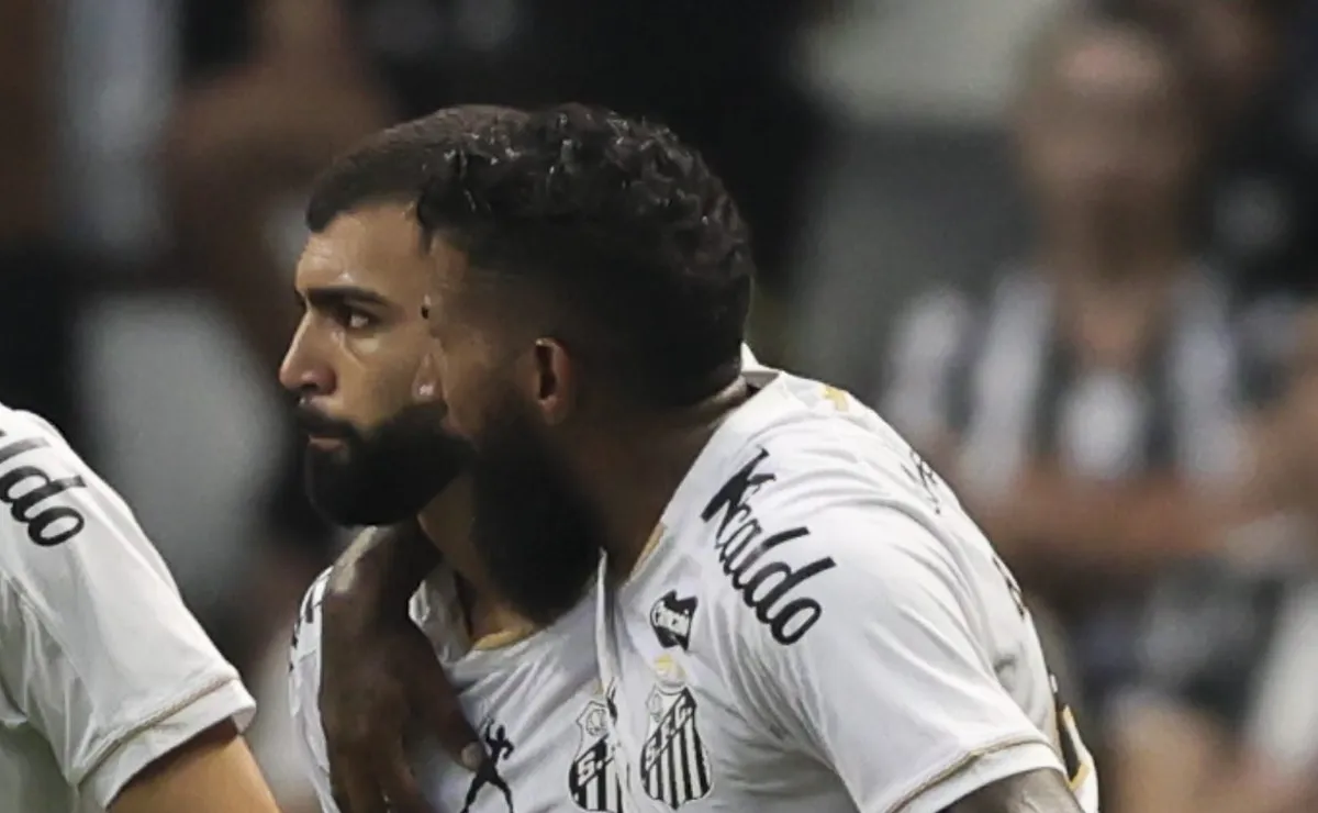 Brasileirão: Santos sofre empates ou viradas em 8 jogos e poderia estar brigando pelo título