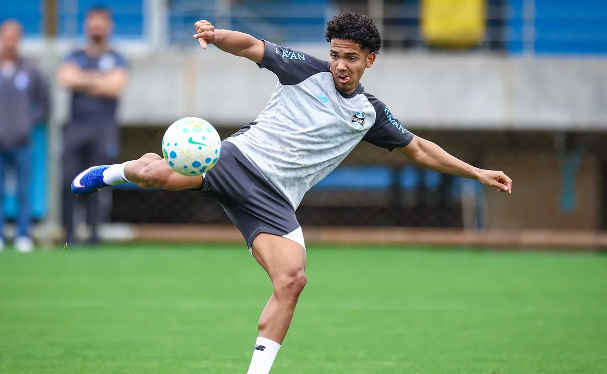 Grêmio confirma duas lesões no elenco e Renato liga alerta para decisão na Arena