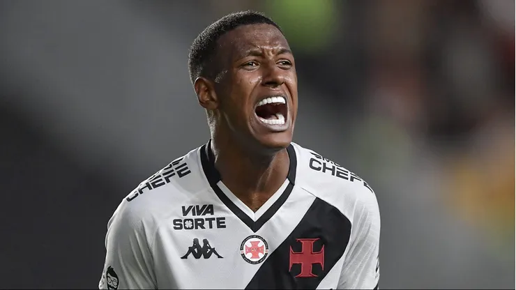 Robert Renan foi revelado pelo Corinthians.