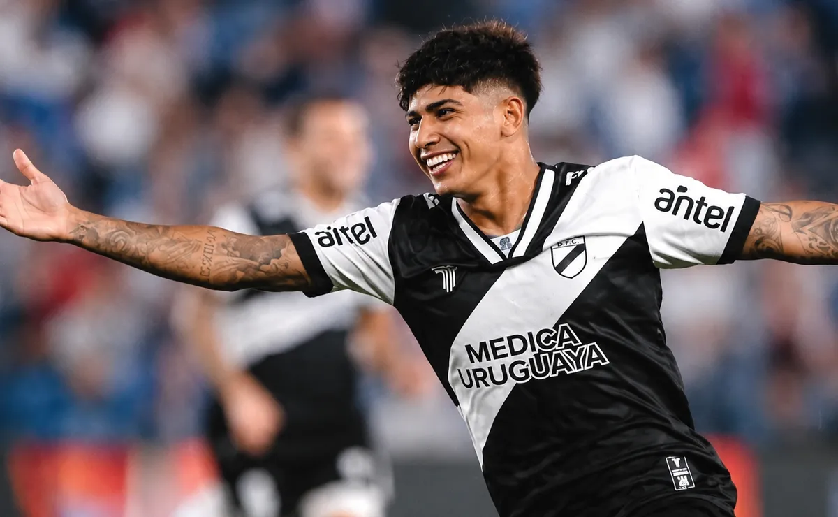 Botafogo avança por Mateo Peralta e oferece pré-contrato de cinco anos