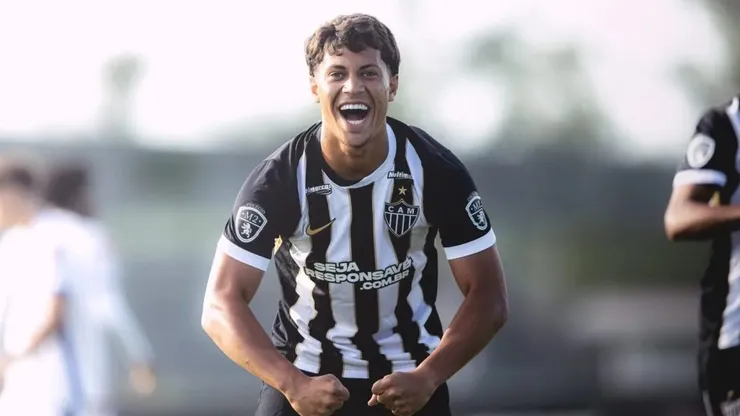 Ian Ângelo assinou contrato como profissional com o Atlético-MG. Foto: Pedro Souza/Atlético-MG