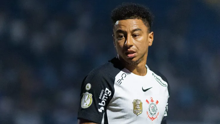 Lingard precisa mudar o cenário atual no Corinthians.