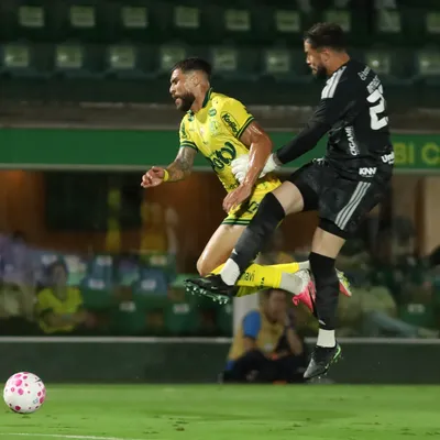 Matheus Bahia defende Cunha e exalta Kauan Jesus no Inter