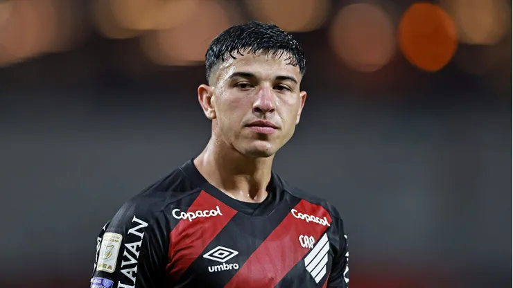 Esquivel deve desfalcar Athletico contra o Palmeiras, logo mais, em Curitiba