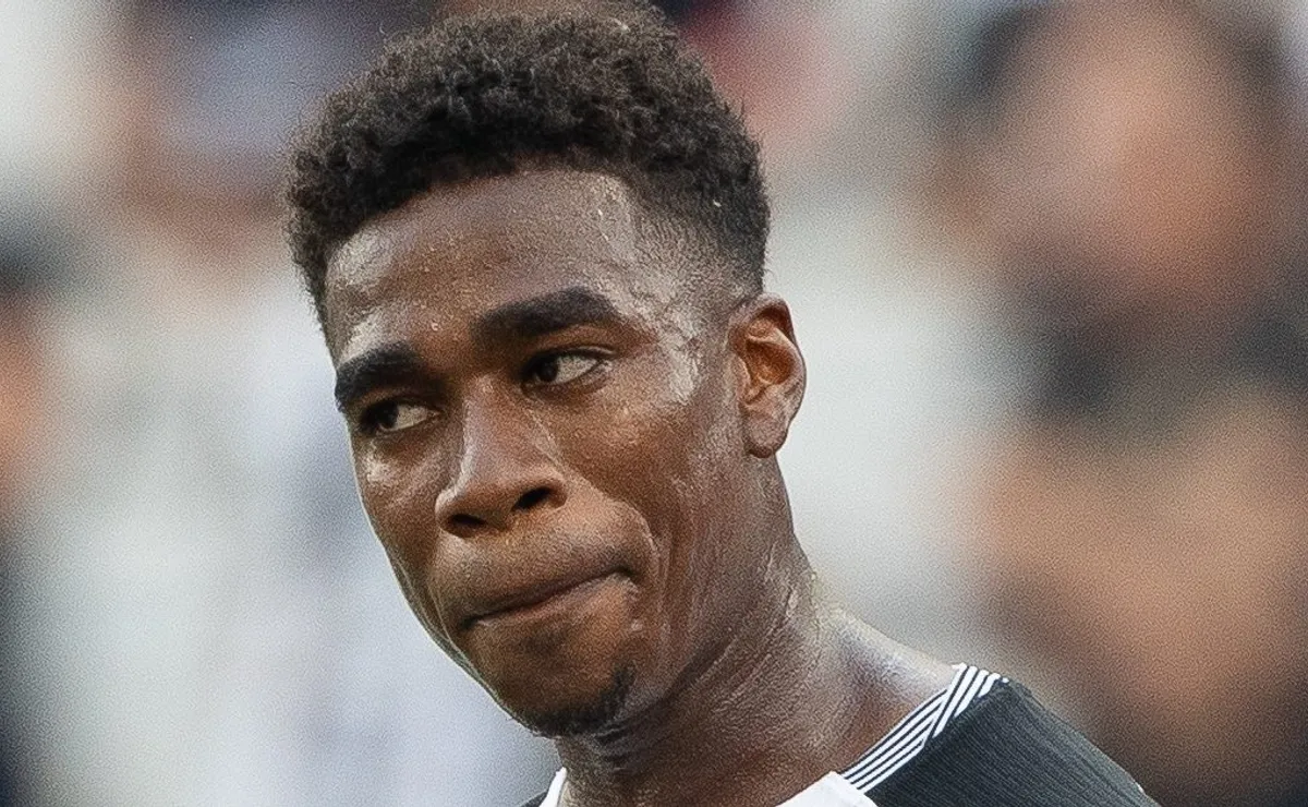Opinião: Corinthians não pode sonhar em aproveitar Félix Torres em 2027 após fracasso no Internacional