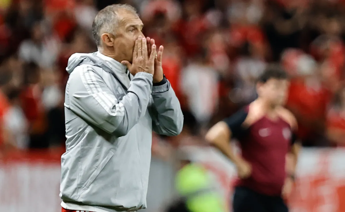 Eduardo Baptista defende elenco do Internacional após derrota para o Mirassol: “Tem entrega e coragem”