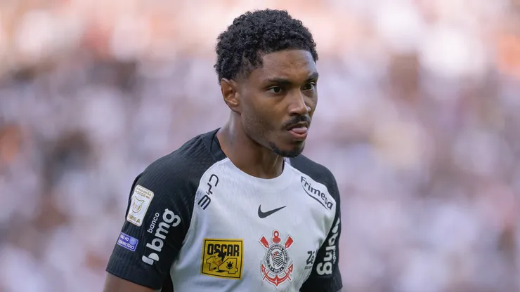 Vitinho é um dos que está na lista do Corinthians.