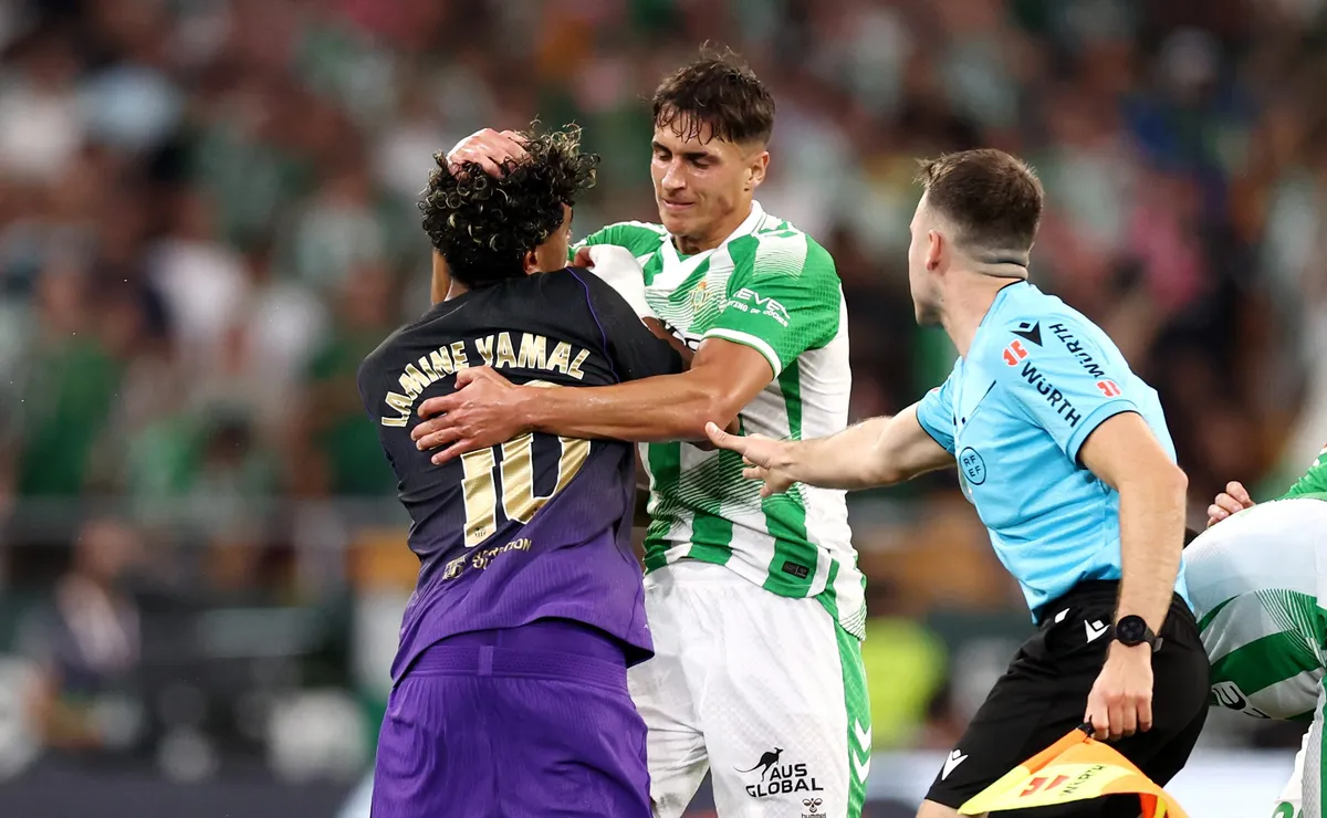 Ex-Fluminense, Facundo Bernal agride Lamine Yamal e é expulso durante partida da La Liga