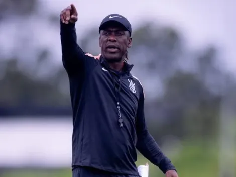 Seedorf abre laboratório e testa cinco jovens do Corinthians