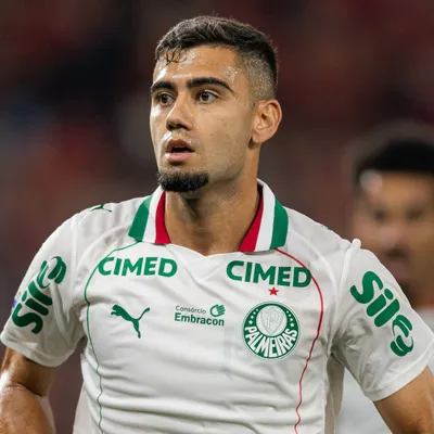 Palmeiras encaixa ataque, abre vantagem, mas expulsão de Andreas preocupa