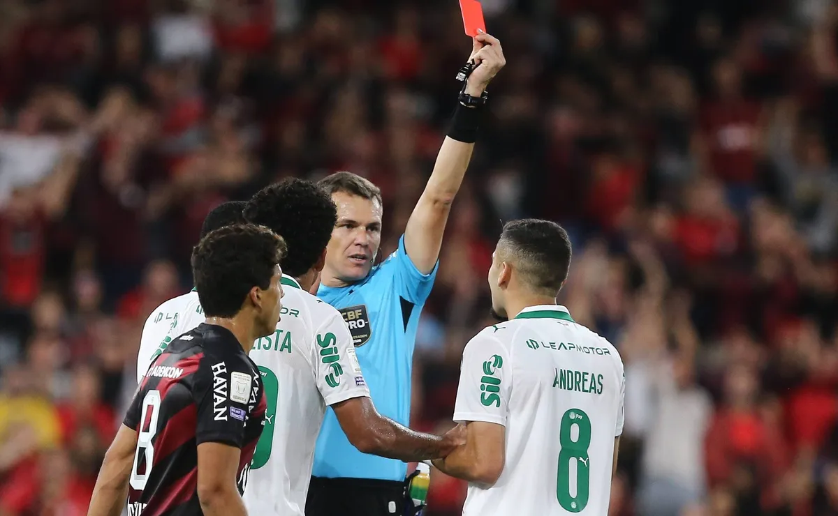 Andreas admite erro após expulsão e pede desculpas: “Foi um instinto”; Palmeiras não avalia multa ao camisa 8
