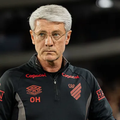 Odair Hellmann, técnico do Athletico, rasga elogios ao Palmeiras